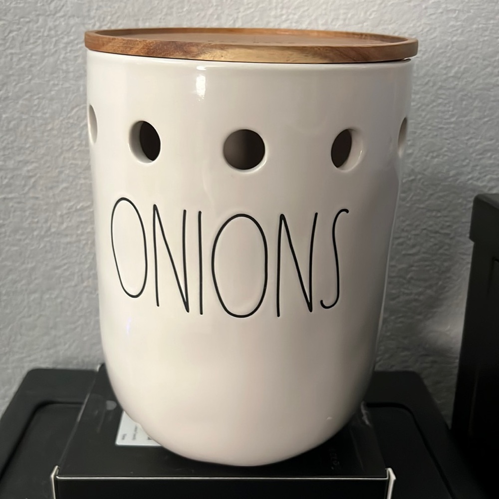 Rae Dunn Onion Canister